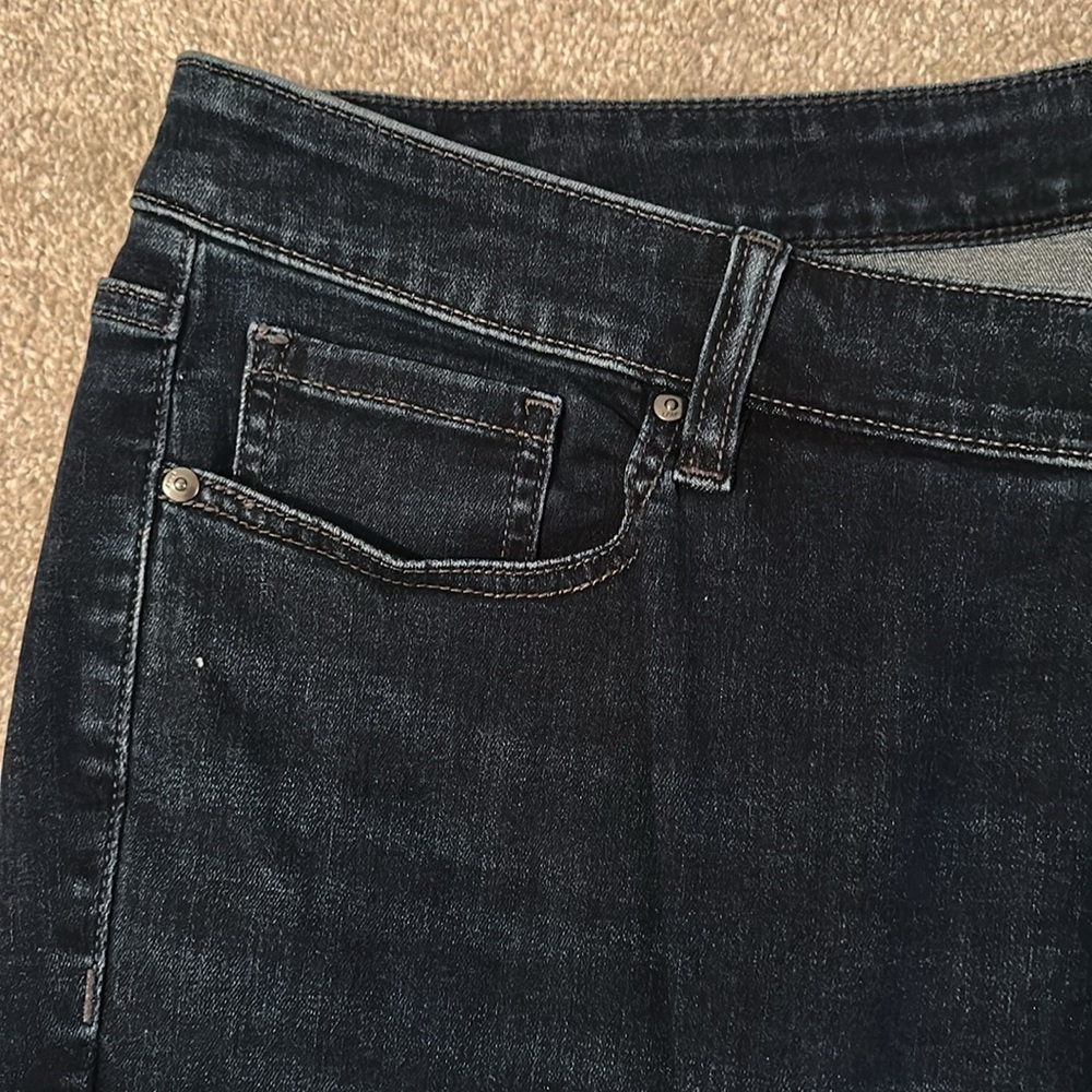 Lane Bryant Mid-Rise Straight Leg Jeans, size 24S EUC - Picture 3 of 10
